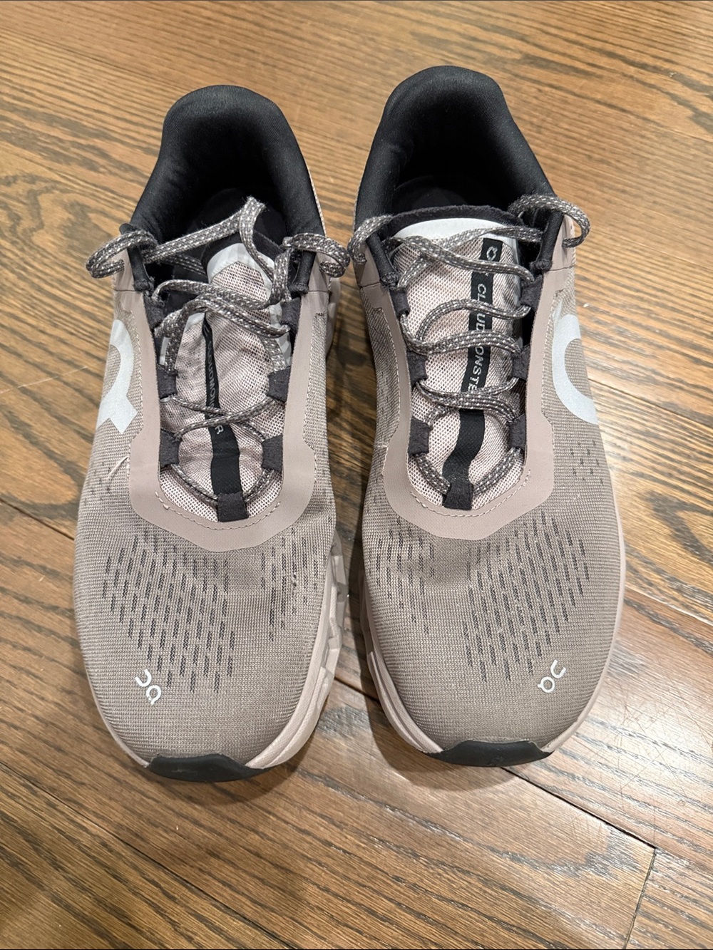On CloudMonster Running Men's Neutral Trainers in grey/Taupe with Black Accents